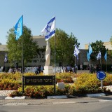 כיכר הגיבורים, רחובות